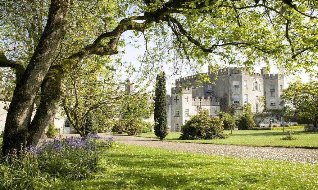 Glin Castle in Ireland surrounded by nature and trees